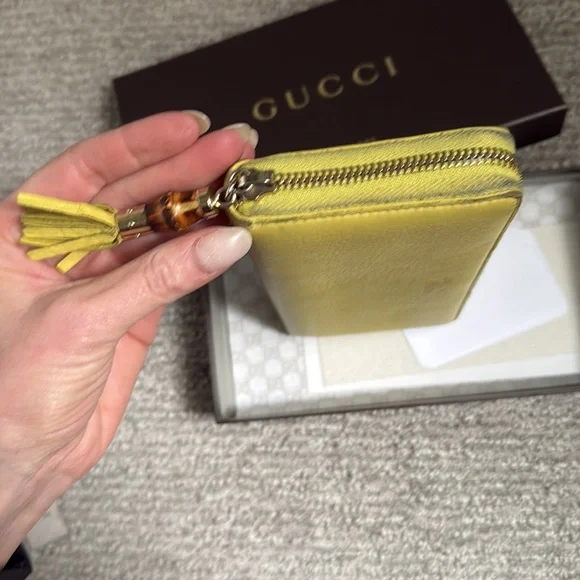 Gucci
Bamboo Accent Leather Continental Wallet - Picture 5 of 14